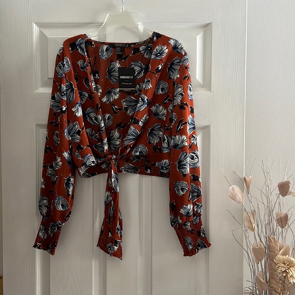 Floral Front-Tie Silk Crop Top - Size M - Picture 1 of 4